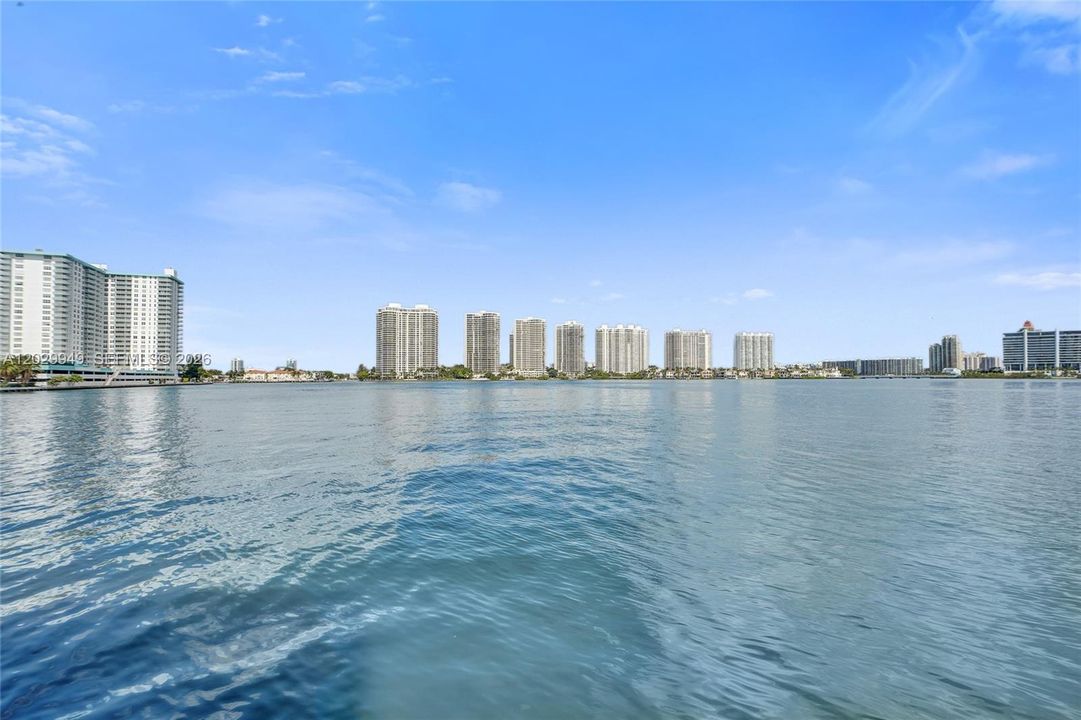 For Sale: $475,000 (2 beds, 2 baths, 1320 Square Feet)