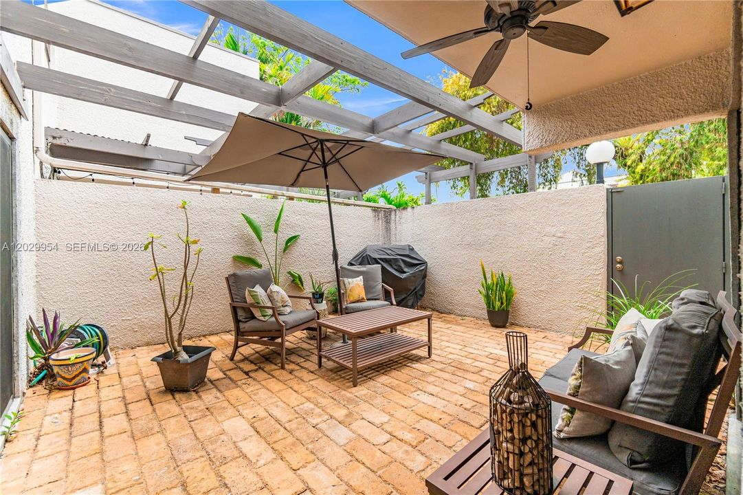 En Venta: $539,100 (3 camas, 2 baños, 1234 Pies cuadrados)