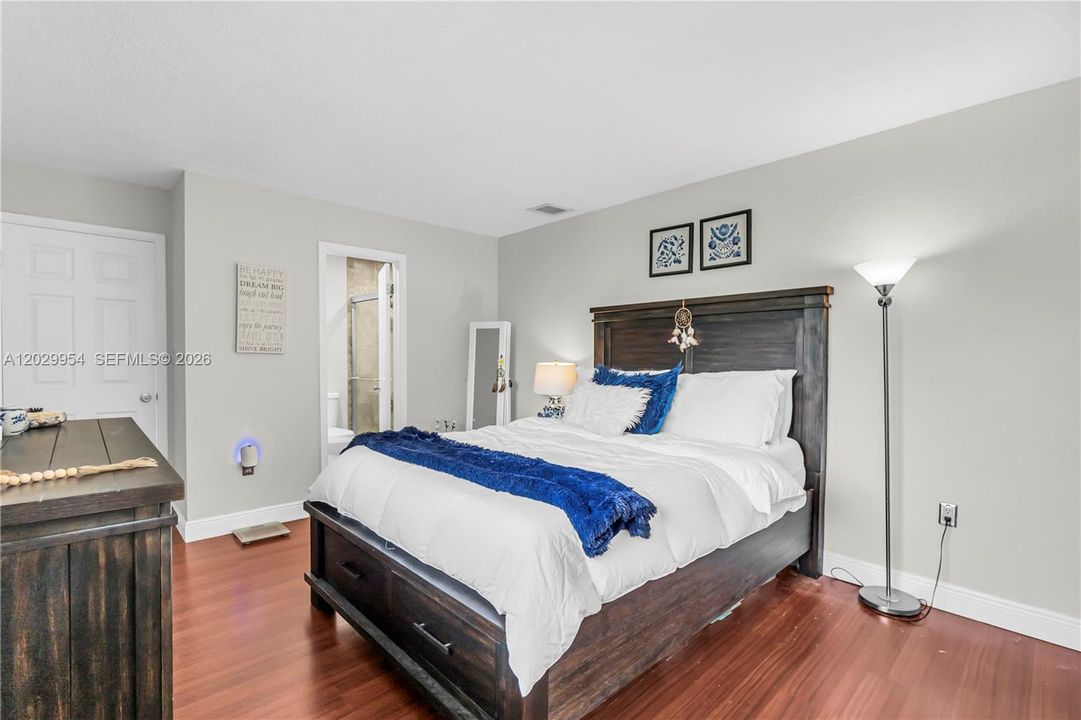 En Venta: $539,100 (3 camas, 2 baños, 1234 Pies cuadrados)