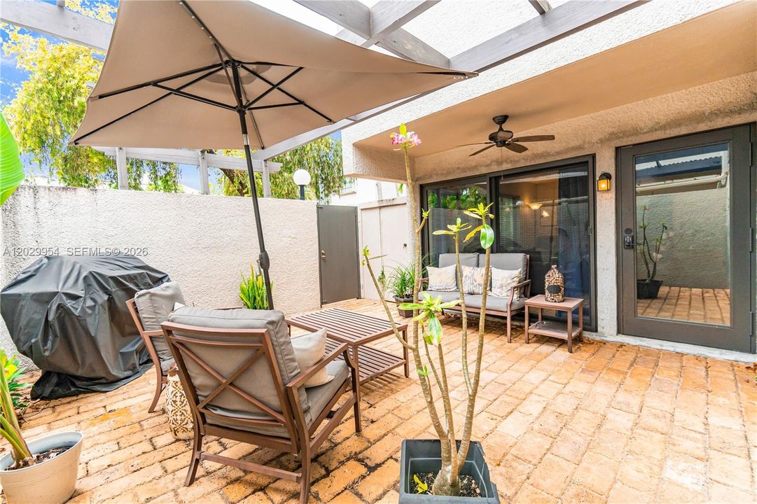 En Venta: $539,100 (3 camas, 2 baños, 1234 Pies cuadrados)