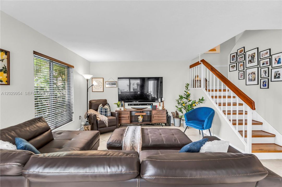 En Venta: $539,100 (3 camas, 2 baños, 1234 Pies cuadrados)