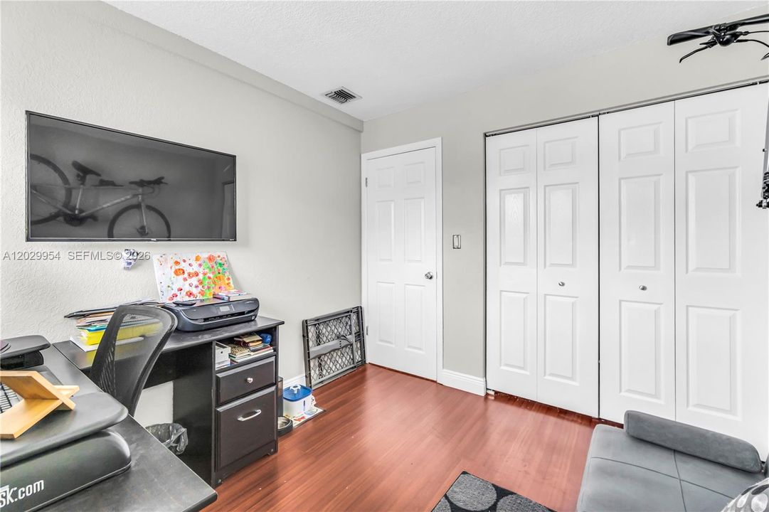 En Venta: $539,100 (3 camas, 2 baños, 1234 Pies cuadrados)