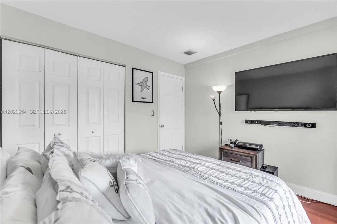 En Venta: $539,100 (3 camas, 2 baños, 1234 Pies cuadrados)