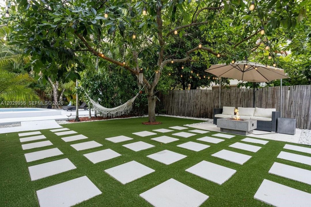 Backyard Garden with Artificial Turf