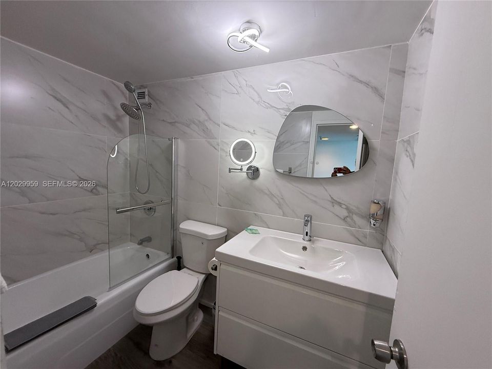 En Venta: $360,000 (0 camas, 1 baños, 400 Pies cuadrados)