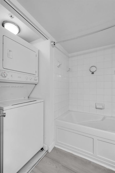 На продажу: $285,500 (1 спален, 1 ванн, 816 Квадратных фут)