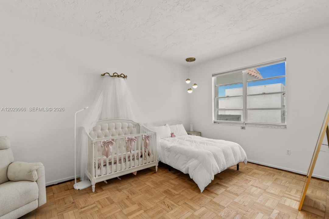 En Venta: $757,000 (2 camas, 2 baños, 1640 Pies cuadrados)