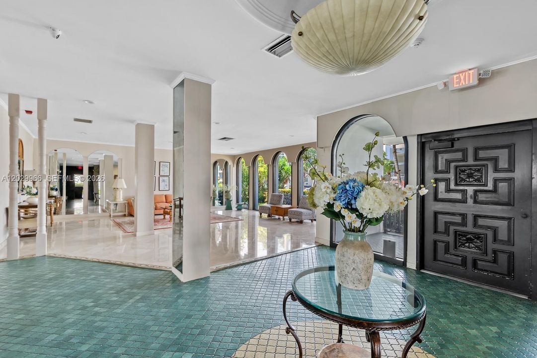 En Venta: $757,000 (2 camas, 2 baños, 1640 Pies cuadrados)