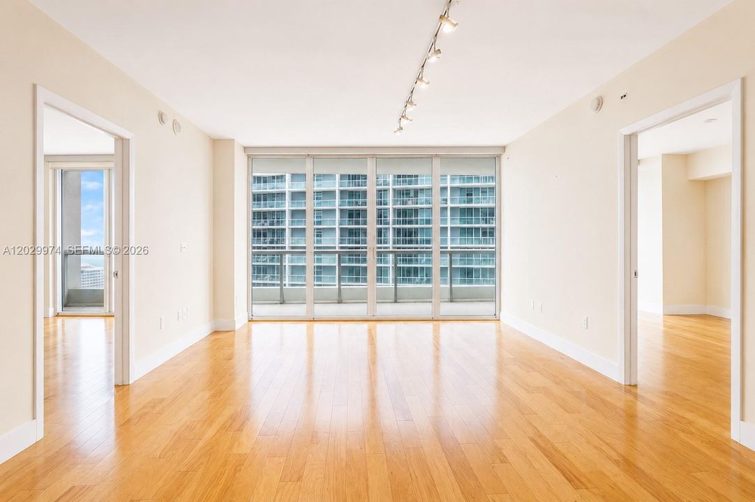 Active With Contract: $4,300 (2 beds, 2 baths, 1167 Square Feet)