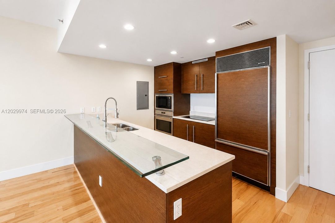 Active With Contract: $4,300 (2 beds, 2 baths, 1167 Square Feet)
