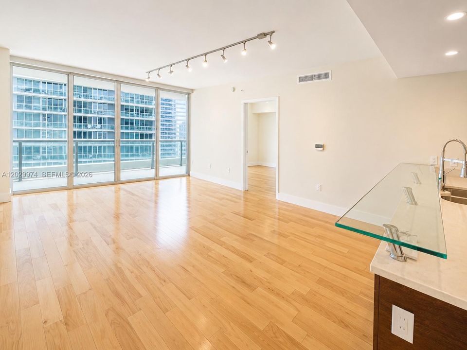 Active With Contract: $4,300 (2 beds, 2 baths, 1167 Square Feet)