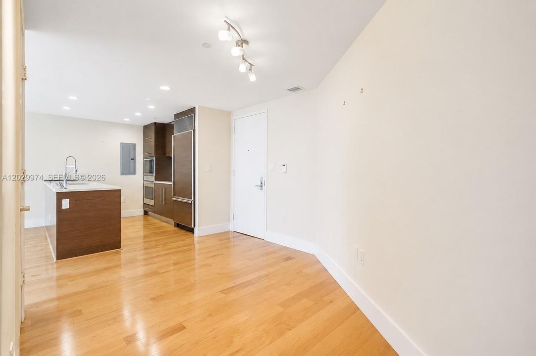 Active With Contract: $4,300 (2 beds, 2 baths, 1167 Square Feet)