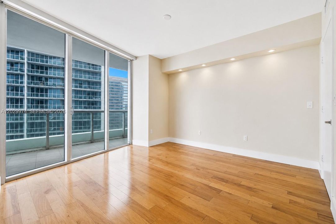 Active With Contract: $4,300 (2 beds, 2 baths, 1167 Square Feet)
