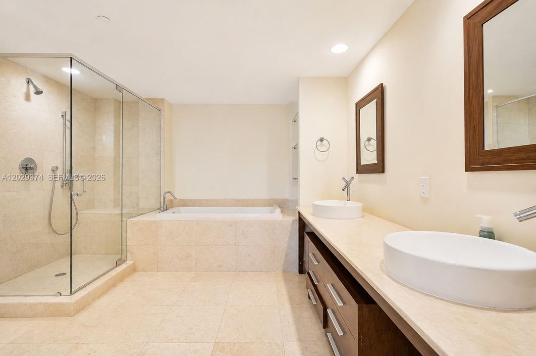 Active With Contract: $4,300 (2 beds, 2 baths, 1167 Square Feet)