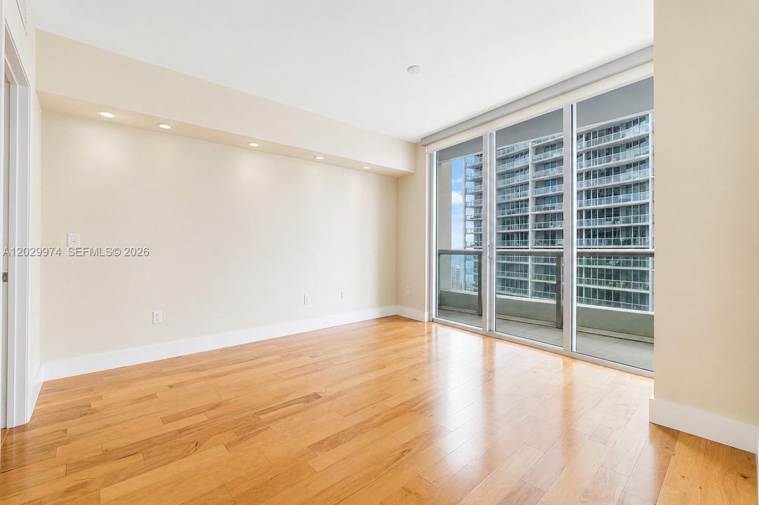 Active With Contract: $4,300 (2 beds, 2 baths, 1167 Square Feet)