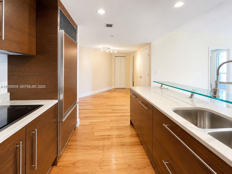 Active With Contract: $4,300 (2 beds, 2 baths, 1167 Square Feet)