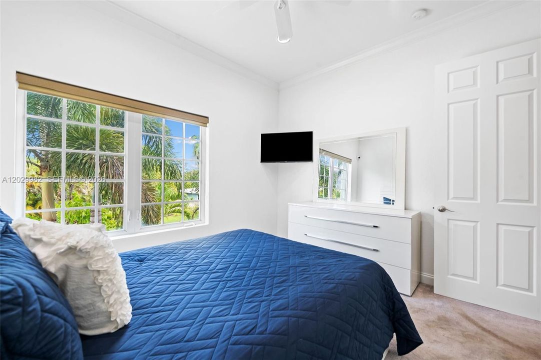 For Sale: $569,000 (3 beds, 2 baths, 2610 Square Feet)