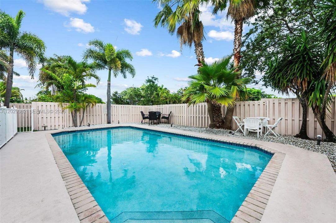 For Sale: $569,000 (3 beds, 2 baths, 2610 Square Feet)