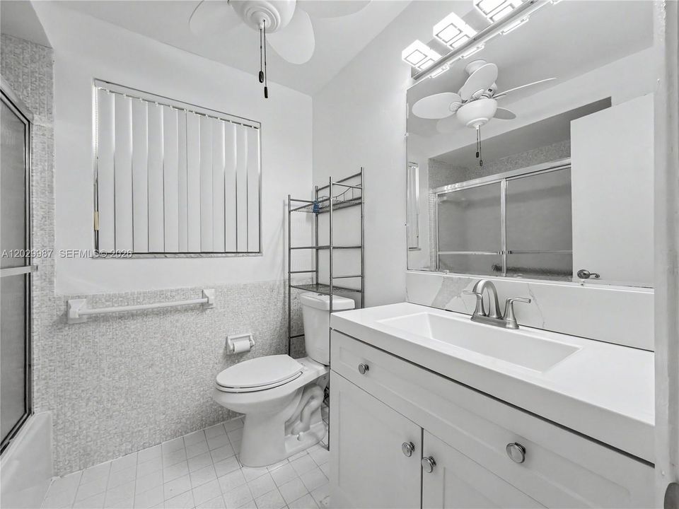 Active With Contract: $155,000 (1 beds, 1 baths, 720 Square Feet)