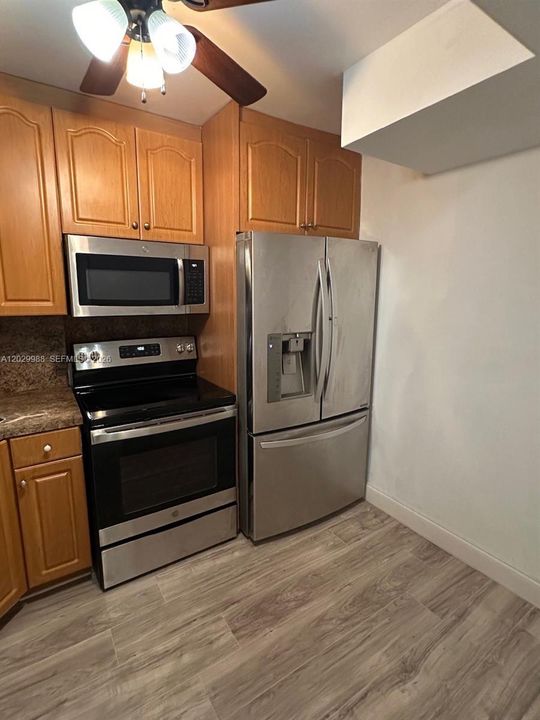 For Rent: $3,000 (4 beds, 2 baths, 1520 Square Feet)