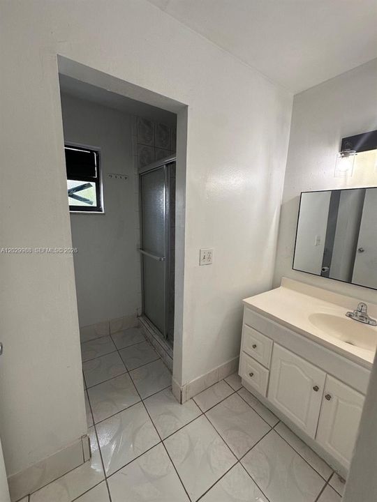 For Rent: $3,000 (4 beds, 2 baths, 1520 Square Feet)