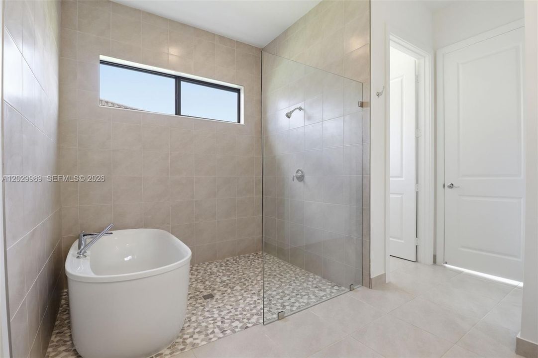 Под контрактом: $695,990 (4 спален, 3 ванн, 3522 Квадратных фут)