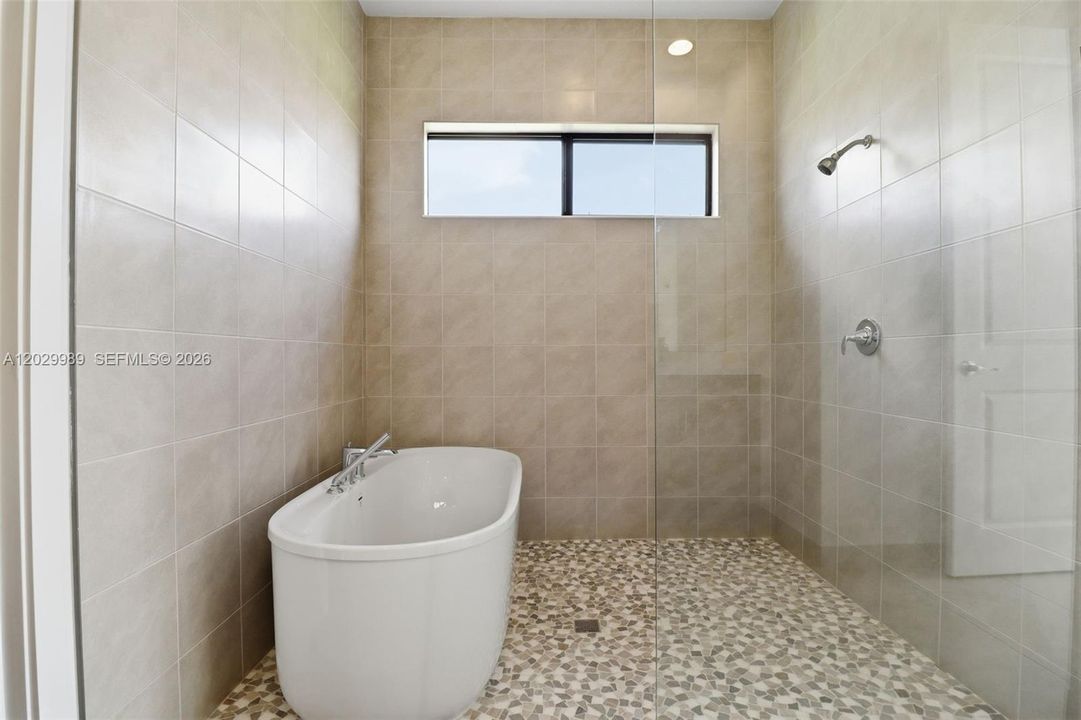Под контрактом: $695,990 (4 спален, 3 ванн, 3522 Квадратных фут)