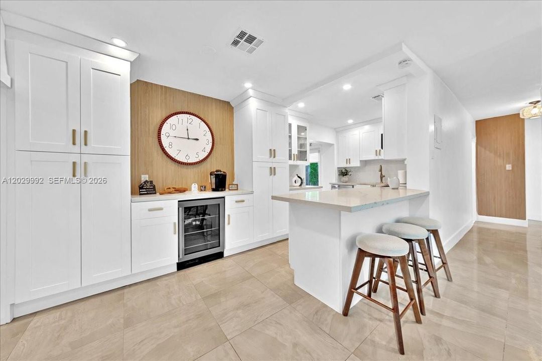 For Sale: $1,000,000 (5 beds, 3 baths, 1587 Square Feet)