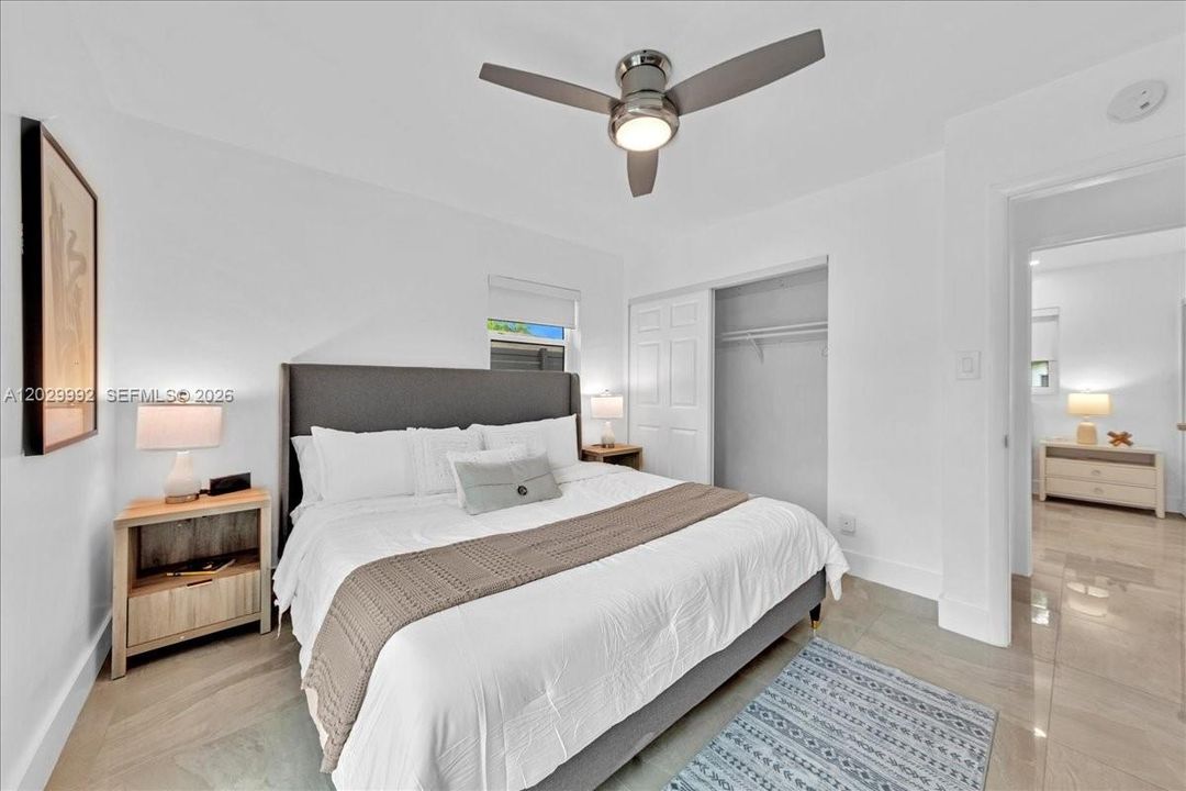 For Sale: $1,000,000 (5 beds, 3 baths, 1587 Square Feet)