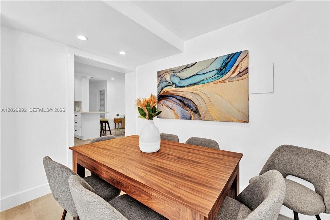 For Sale: $1,000,000 (5 beds, 3 baths, 1587 Square Feet)