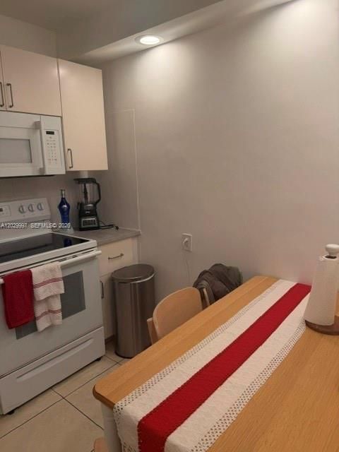 Под контрактом: $1,700 (1 спален, 1 ванн, 670 Квадратных фут)