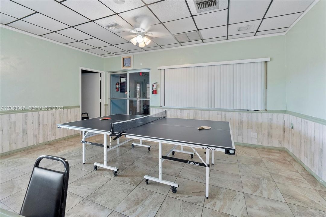 En Venta: $289,000 (2 camas, 2 baños, 890 Pies cuadrados)