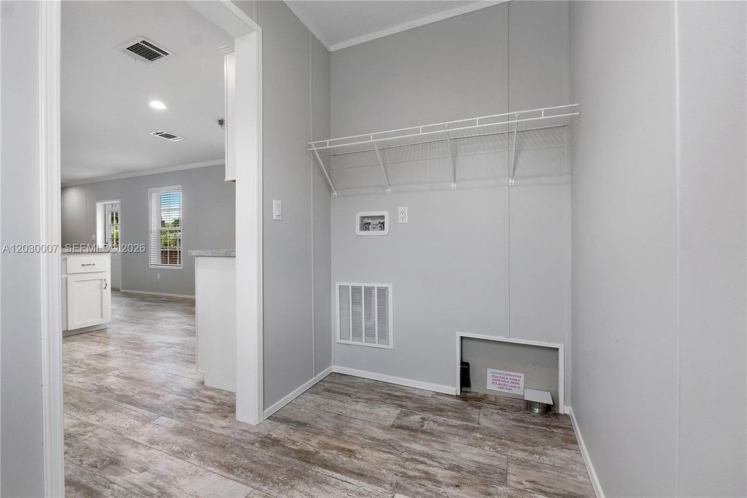 En Venta: $289,000 (2 camas, 2 baños, 890 Pies cuadrados)