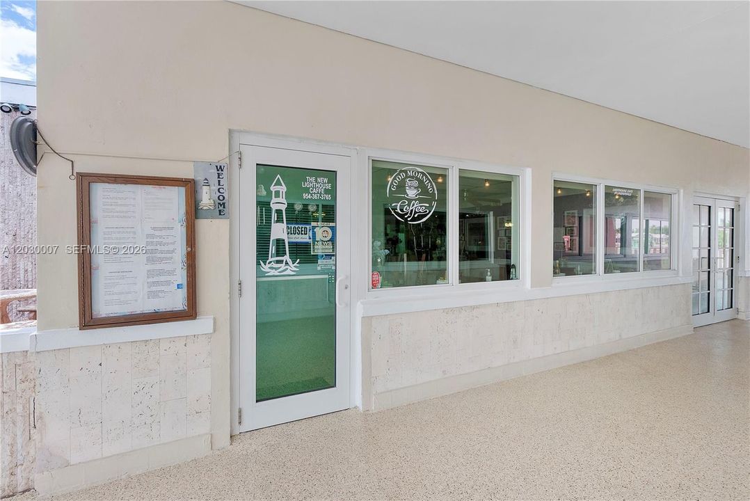 En Venta: $289,000 (2 camas, 2 baños, 890 Pies cuadrados)