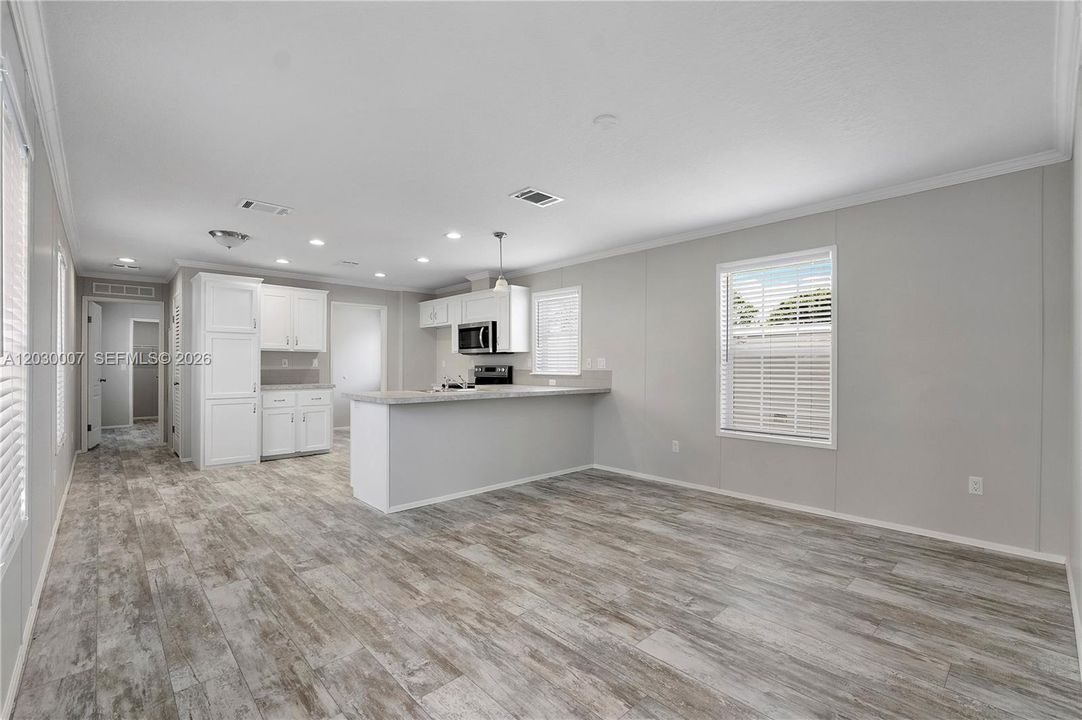 En Venta: $289,000 (2 camas, 2 baños, 890 Pies cuadrados)