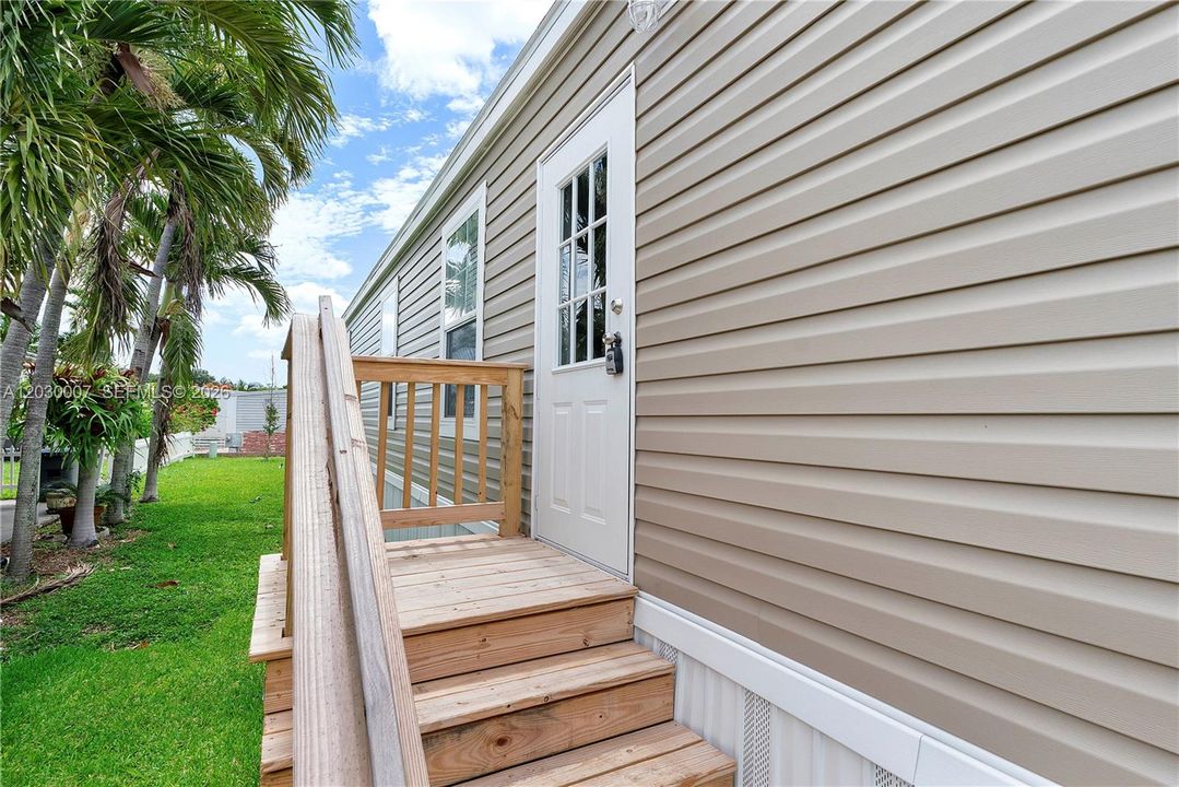 En Venta: $289,000 (2 camas, 2 baños, 890 Pies cuadrados)