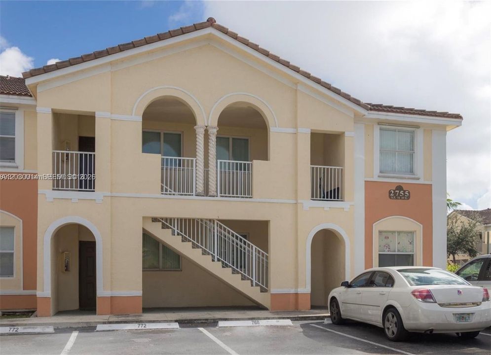 For Sale: $215,000 (3 beds, 2 baths, 1182 Square Feet)