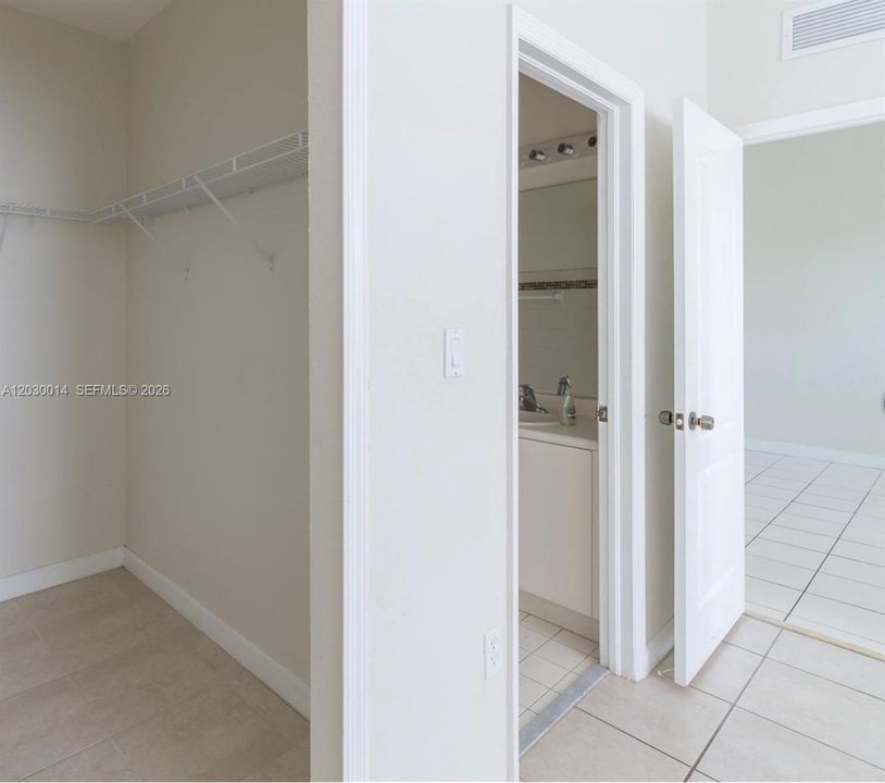 For Sale: $215,000 (3 beds, 2 baths, 1182 Square Feet)