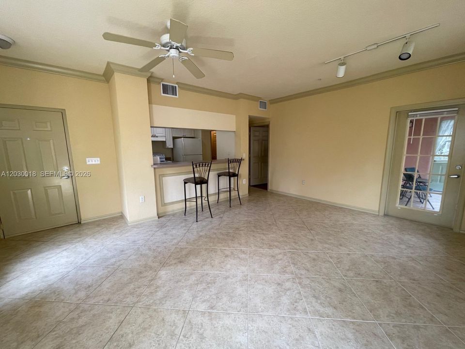 Activo con contrato: $1,700 (1 camas, 1 baños, 716 Pies cuadrados)