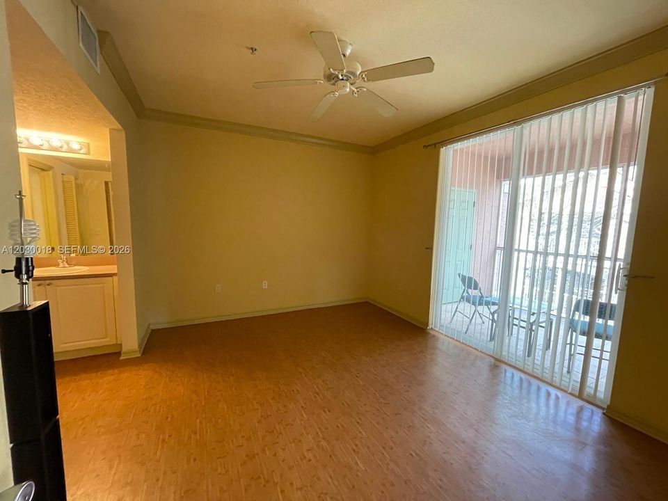 Activo con contrato: $1,700 (1 camas, 1 baños, 716 Pies cuadrados)