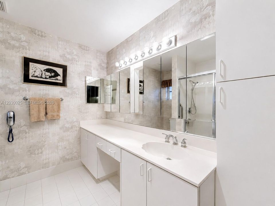 For Sale: $400,000 (3 beds, 2 baths, 1658 Square Feet)
