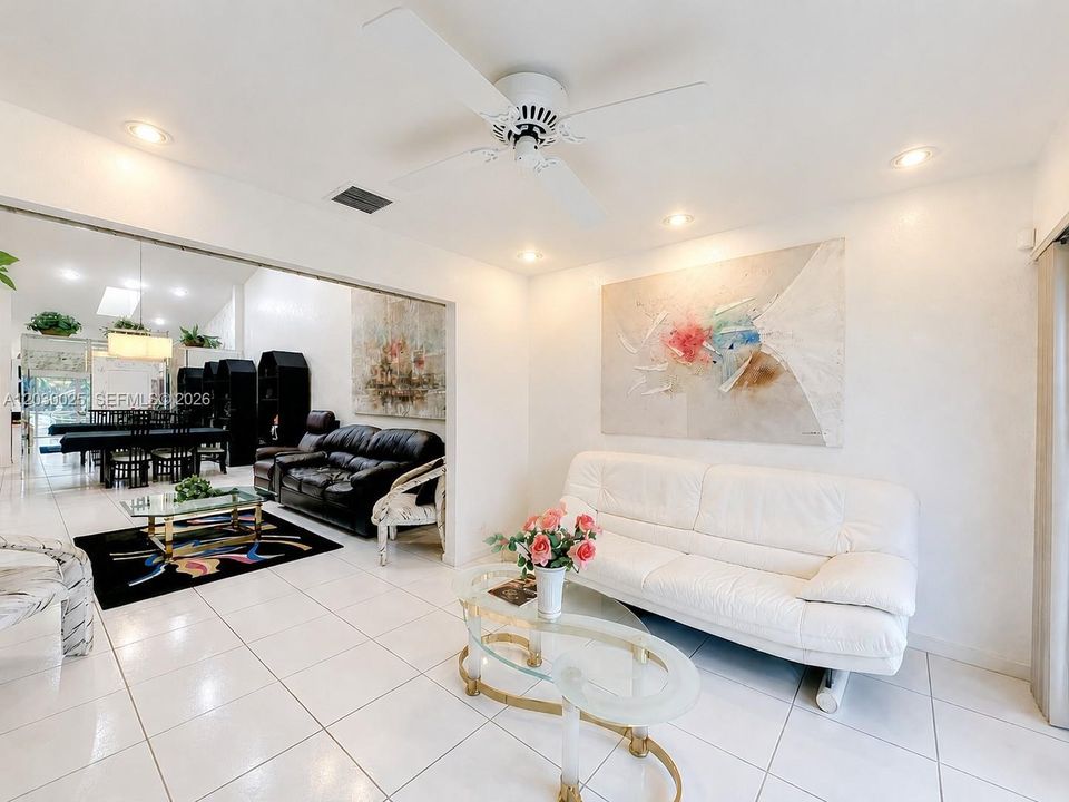 For Sale: $400,000 (3 beds, 2 baths, 1658 Square Feet)