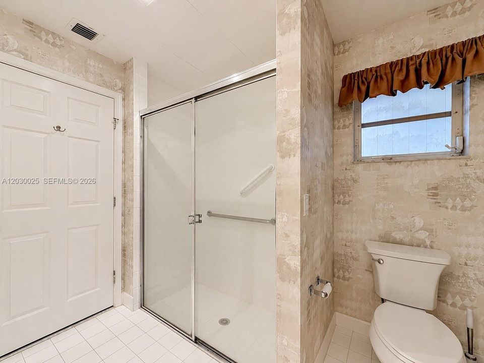 For Sale: $400,000 (3 beds, 2 baths, 1658 Square Feet)
