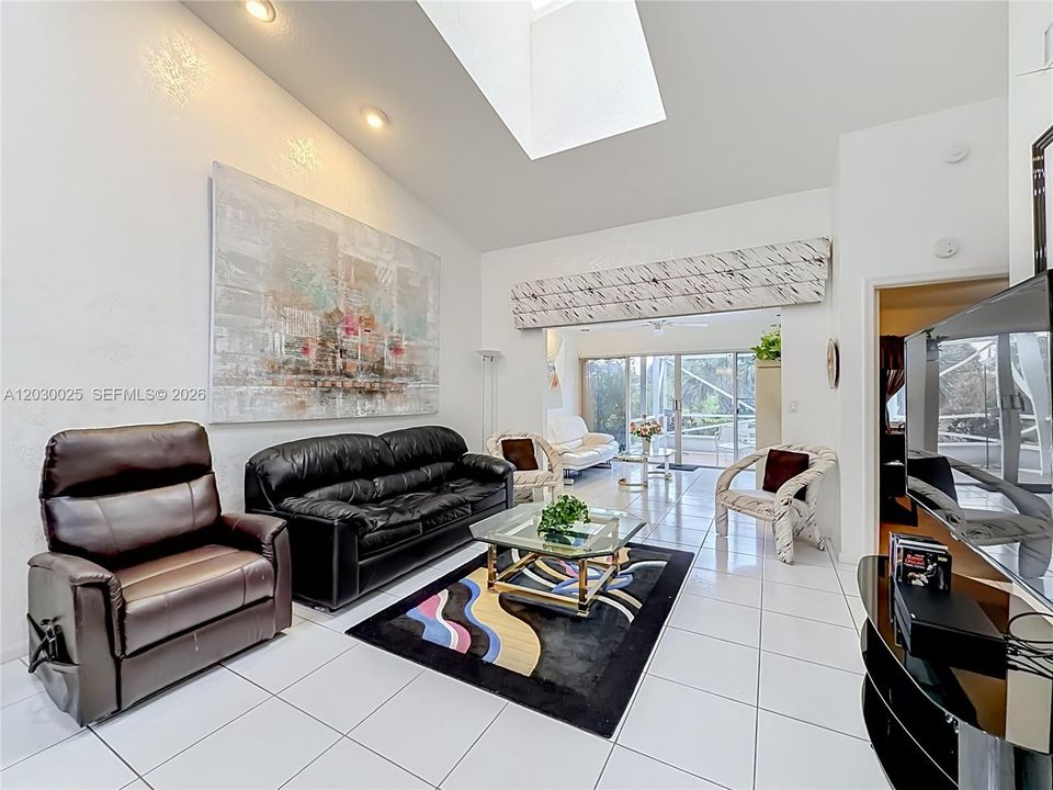 For Sale: $400,000 (3 beds, 2 baths, 1658 Square Feet)