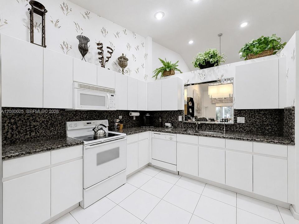 For Sale: $400,000 (3 beds, 2 baths, 1658 Square Feet)