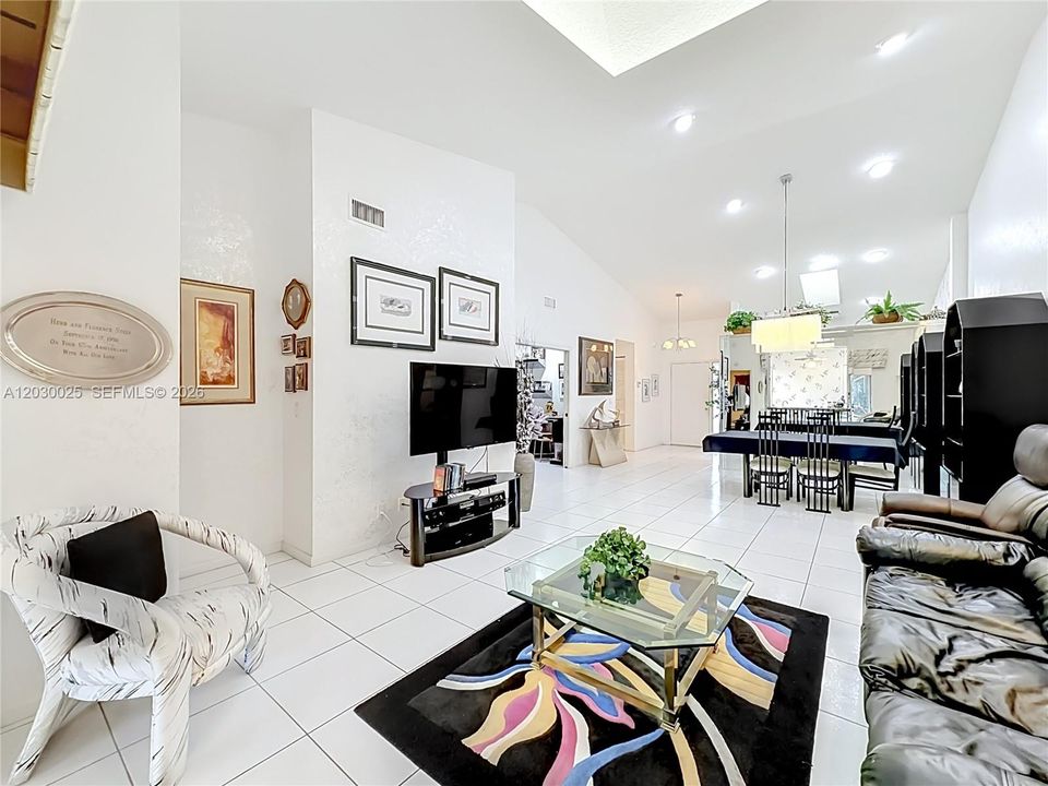 For Sale: $400,000 (3 beds, 2 baths, 1658 Square Feet)
