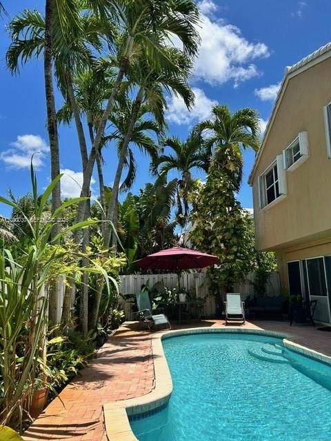 For Sale: $825,000 (4 beds, 3 baths, 2608 Square Feet)