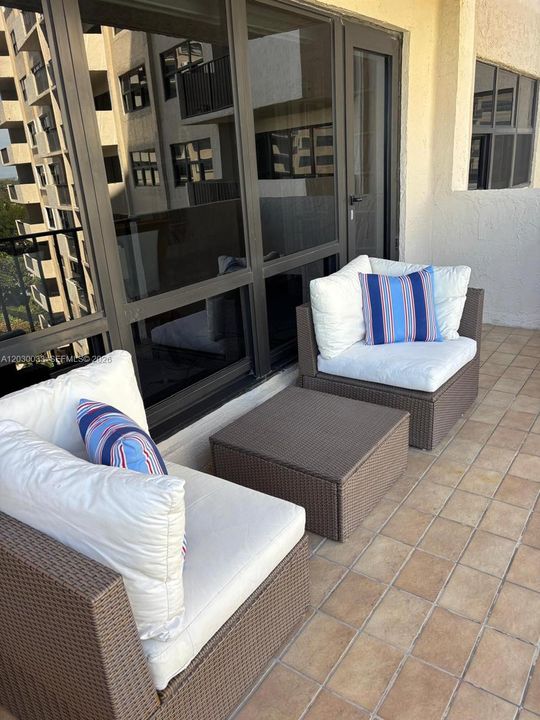 En Venta: $750,000 (2 camas, 2 baños, 1500 Pies cuadrados)