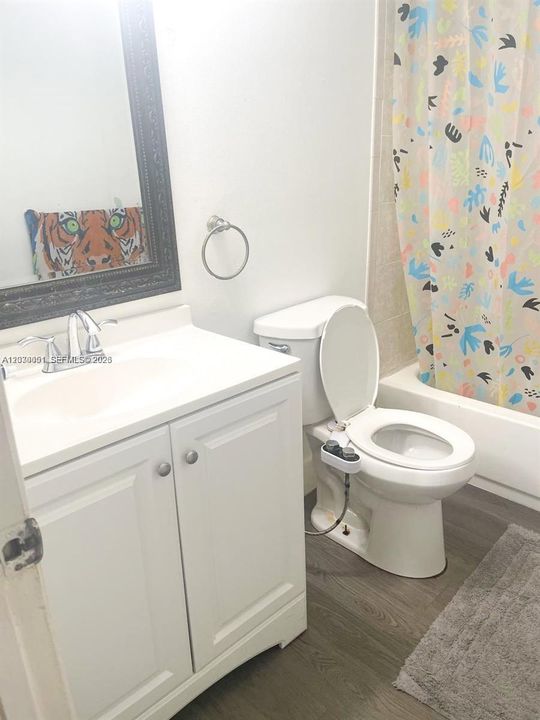 For Sale: $375,000 (3 beds, 2 baths, 1228 Square Feet)