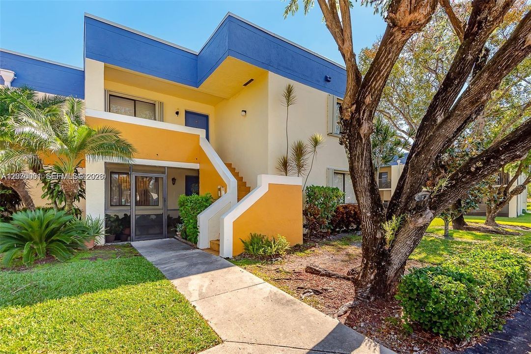 For Sale: $375,000 (3 beds, 2 baths, 1228 Square Feet)